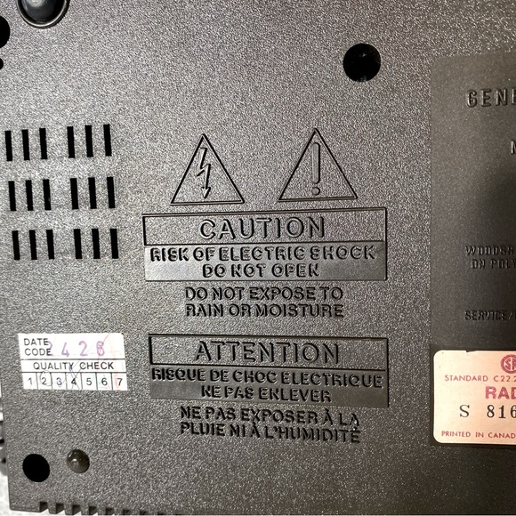 General Electric Combination FM/AM Clock Radio Telephone 7-4710 - Picture 17 of 17